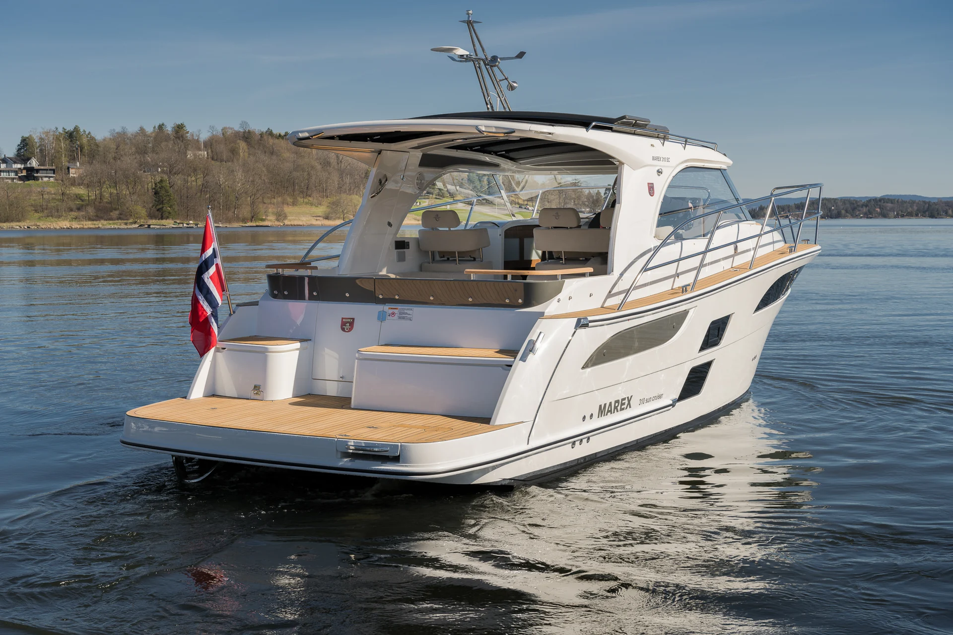 MAREX 310 Sun Cruiser exterior and deck photograph 5