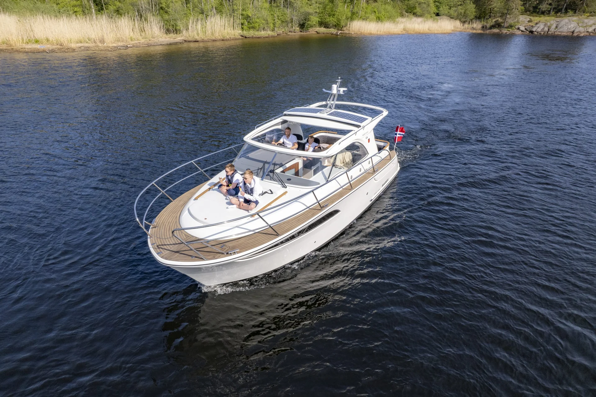 MAREX 310 Sun Cruiser exterior and deck photograph 6