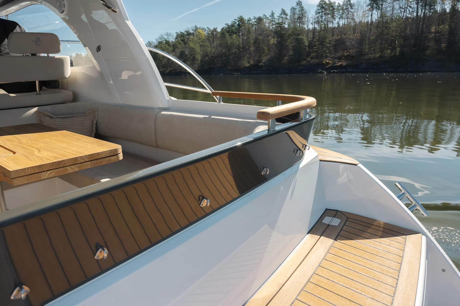 MAREX 310 Sun Cruiser exterior and deck photograph 9