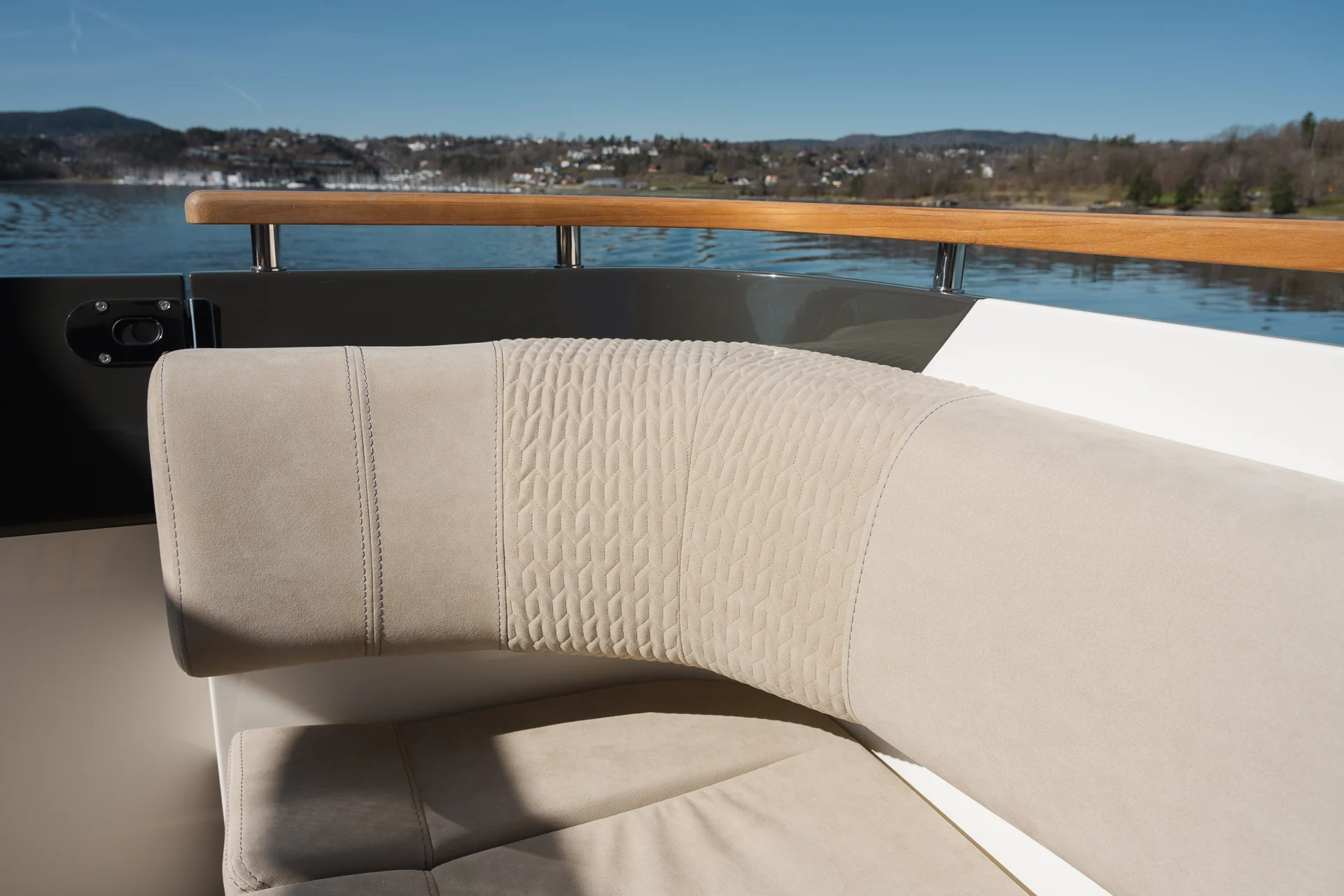 MAREX 310 Sun Cruiser exterior and deck photograph 11
