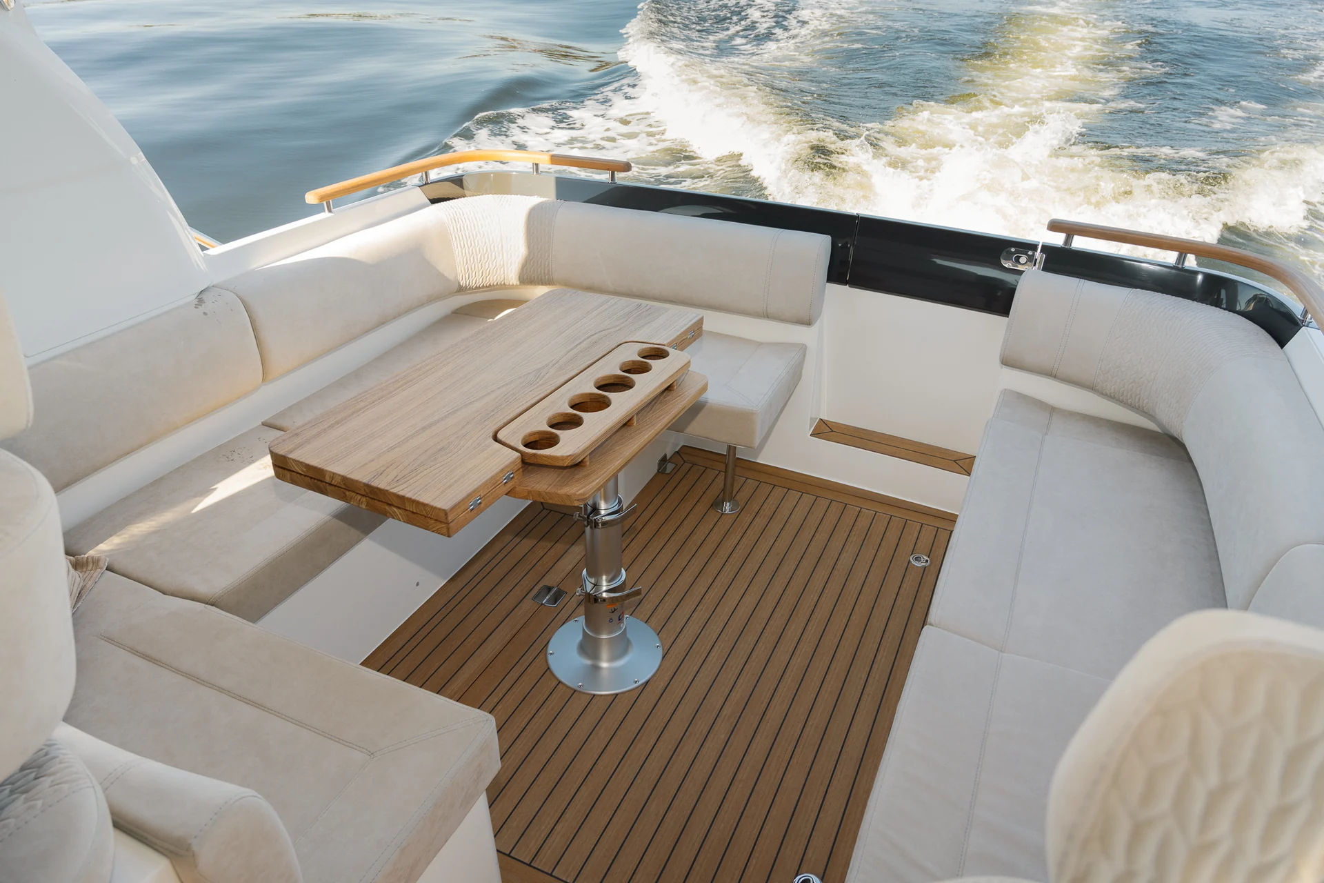 MAREX 310 Sun Cruiser exterior and deck photograph 12