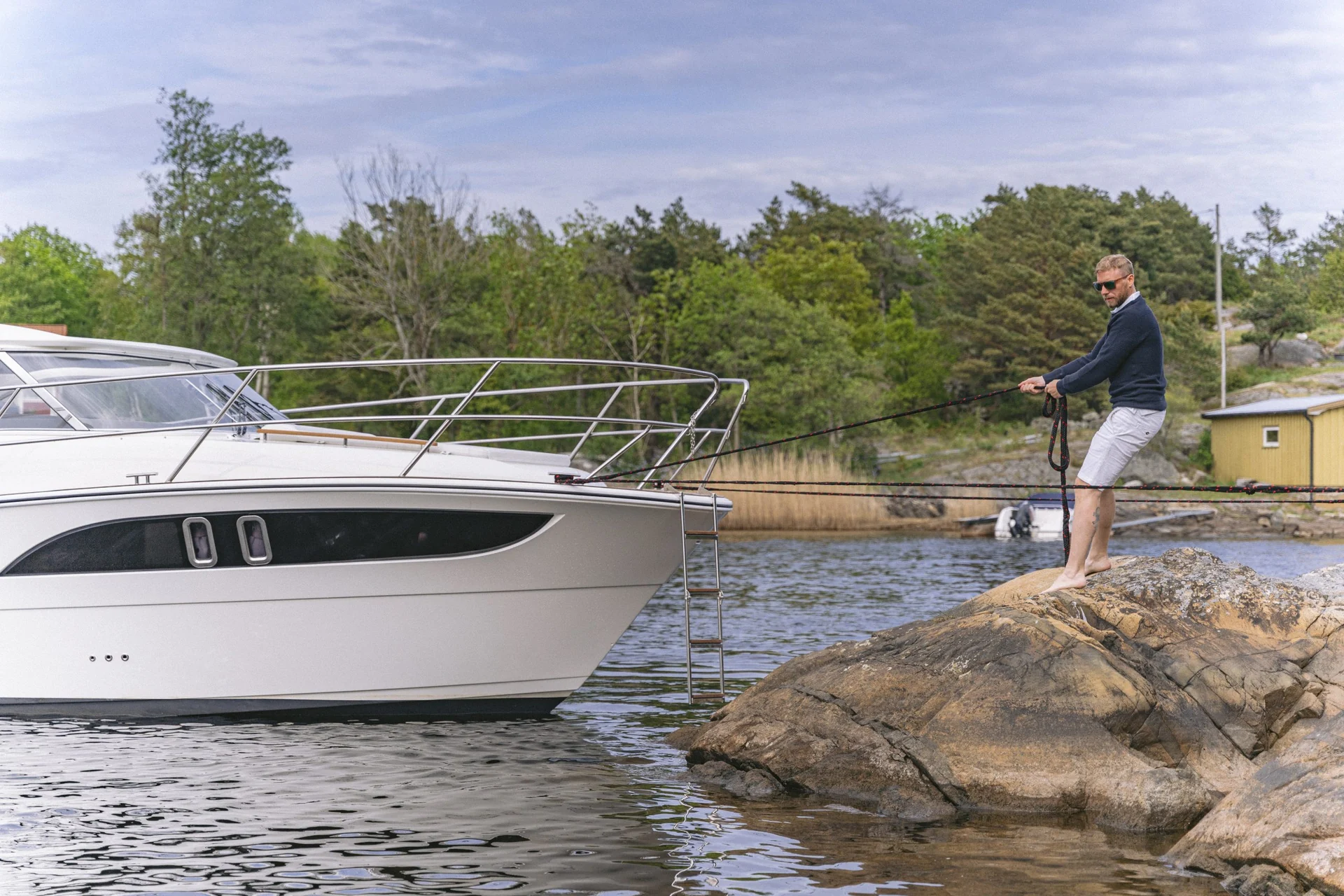 MAREX 310 Sun Cruiser exterior and deck photograph 15