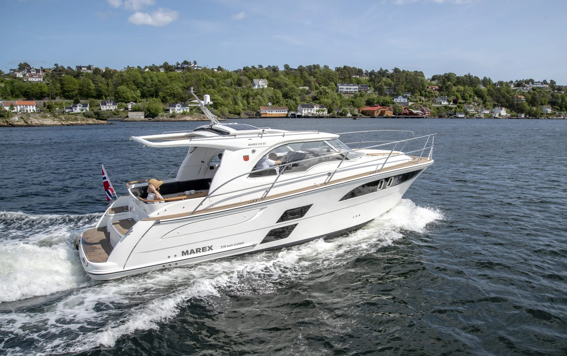 MAREX 310 Sun Cruiser exterior and deck photograph 31