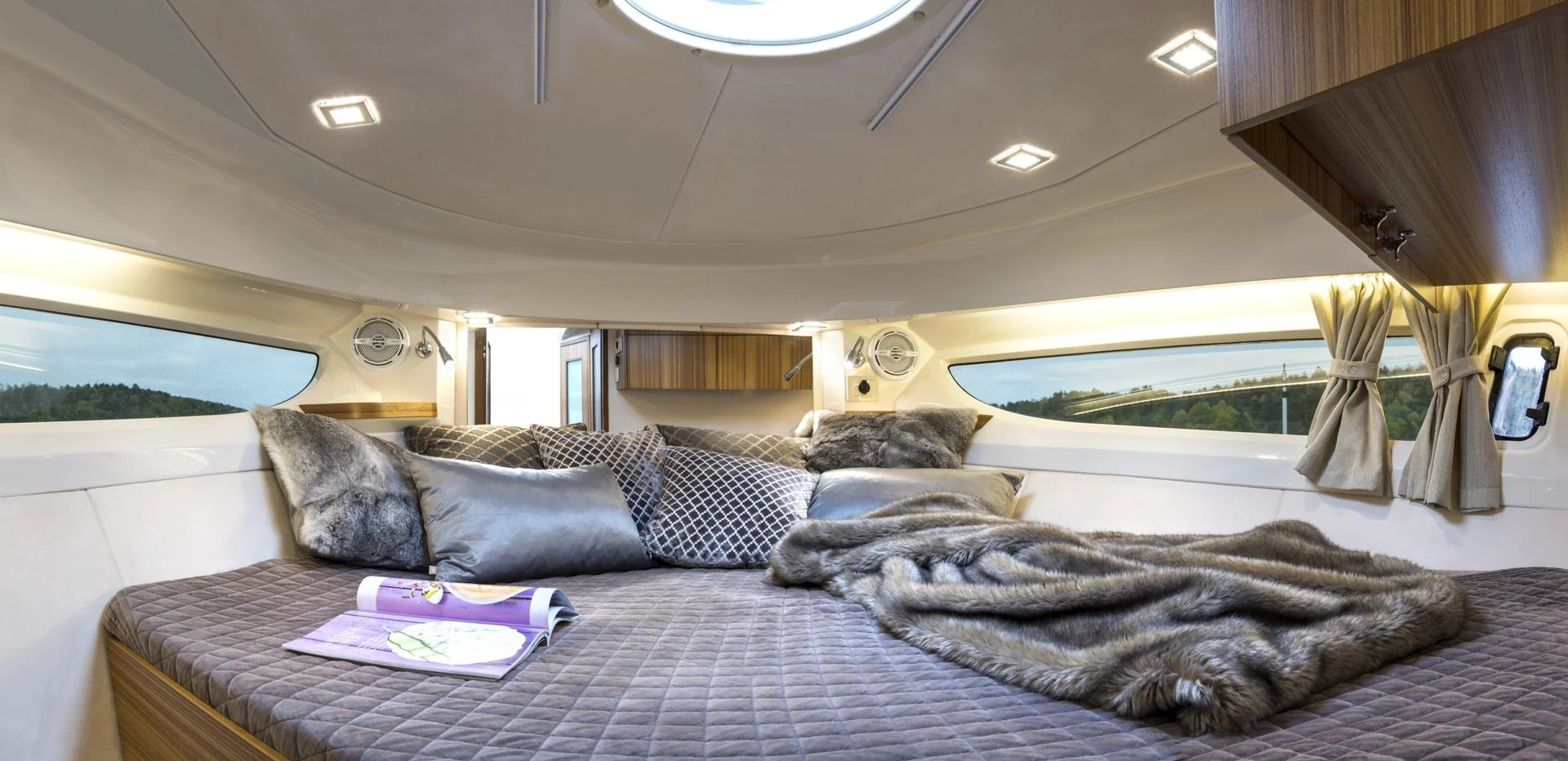 MAREX 310 forward double cabin Two genuine double cabins