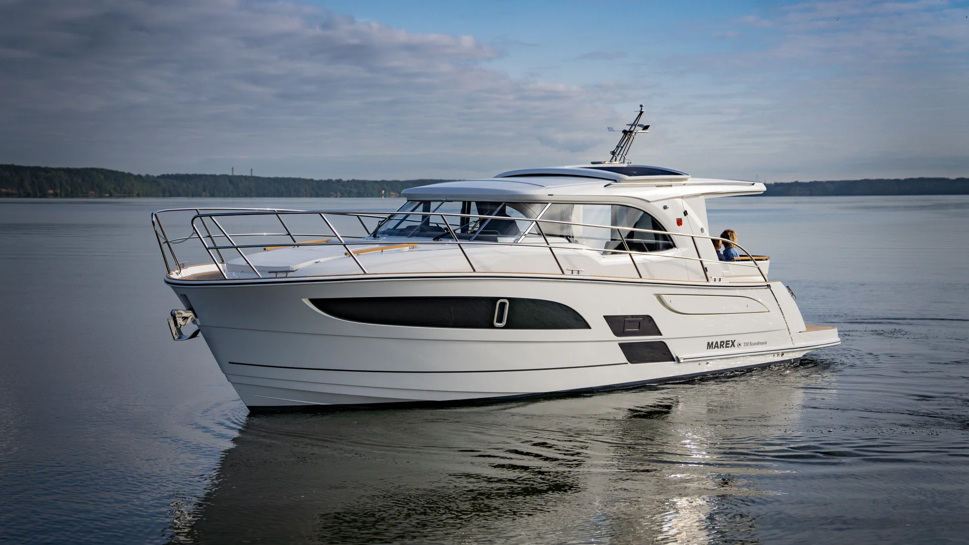 MAREX 330 Scandinavia exterior photograph 13