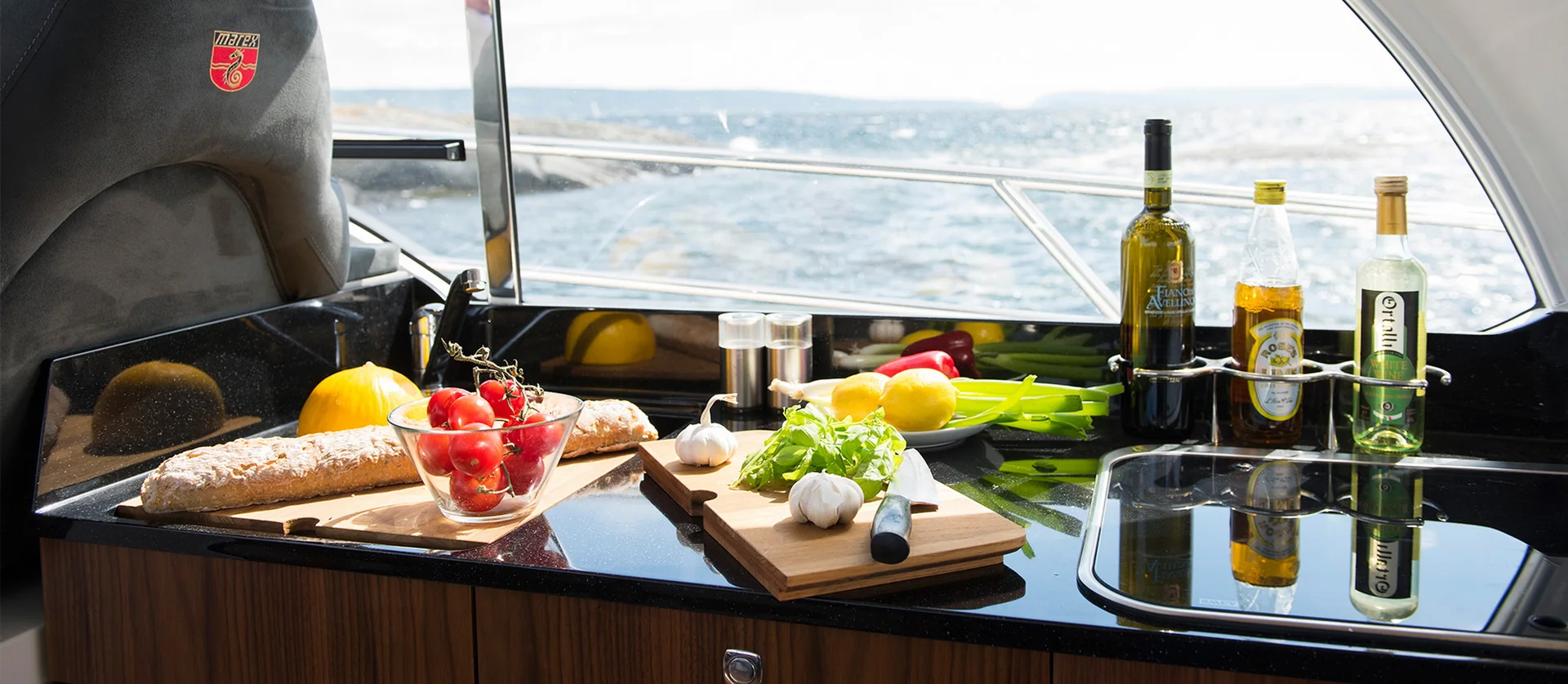 MAREX 375 interior photograph 29