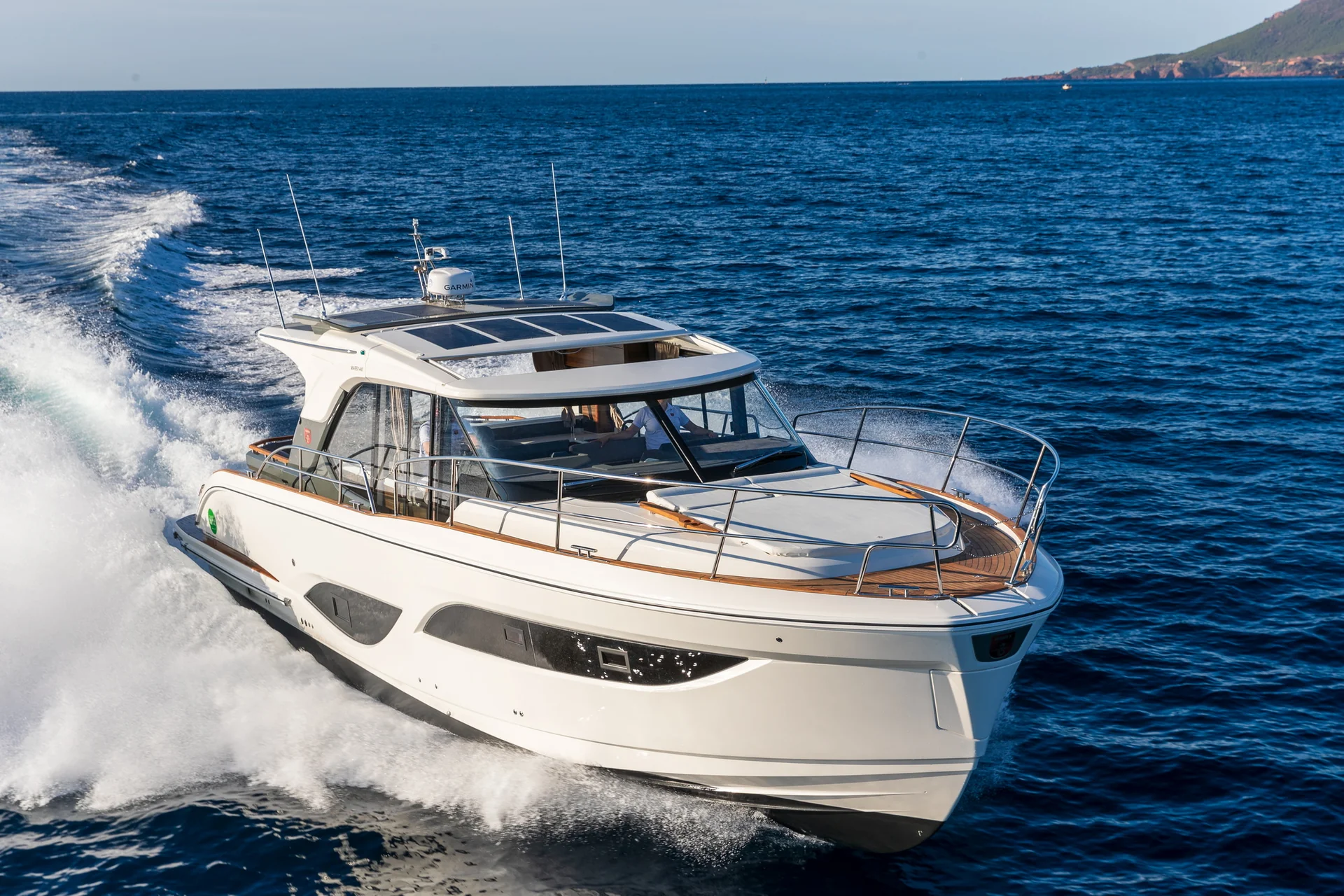 MAREX 440 Gourmet Cruiser exterior photograph 3