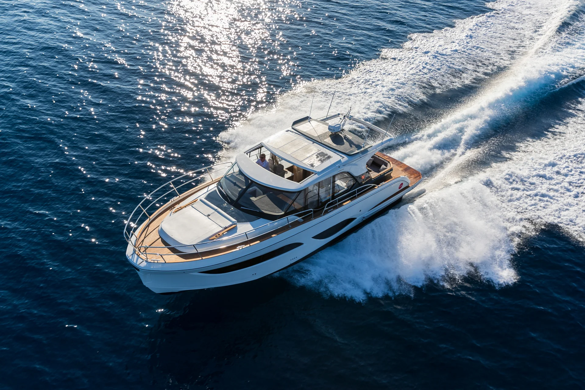 MAREX 440 Gourmet Cruiser Solar-supported autonomy