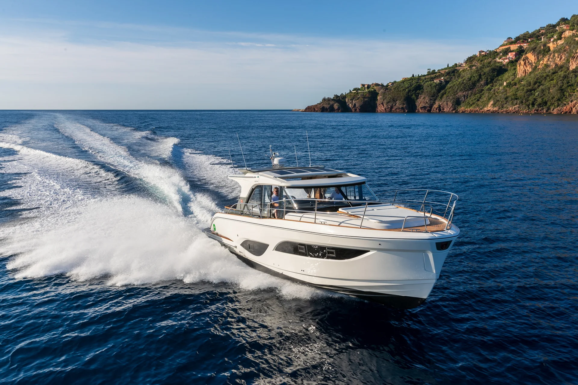 MAREX 440 Gourmet Cruiser exterior photograph 7