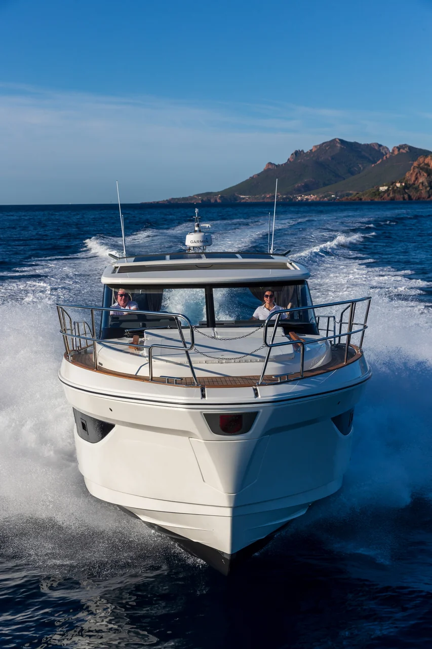 MAREX 440 Gourmet Cruiser exterior photograph 11