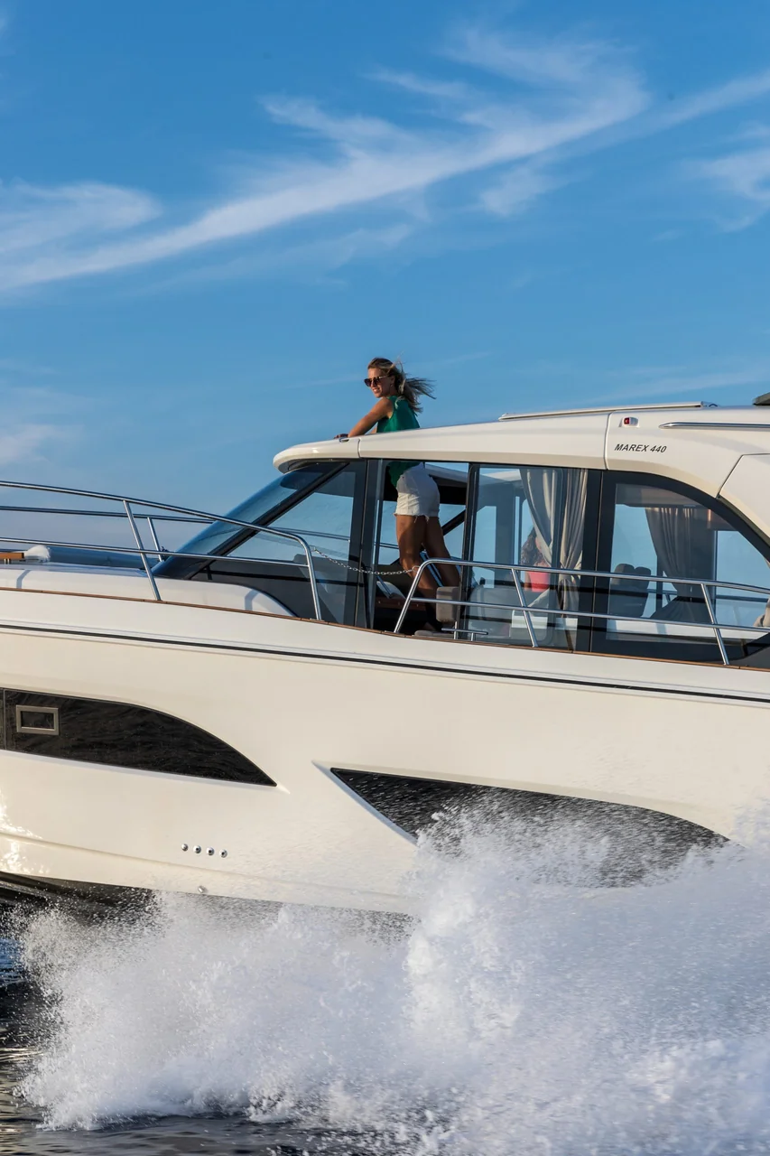 MAREX 440 Gourmet Cruiser exterior photograph 25