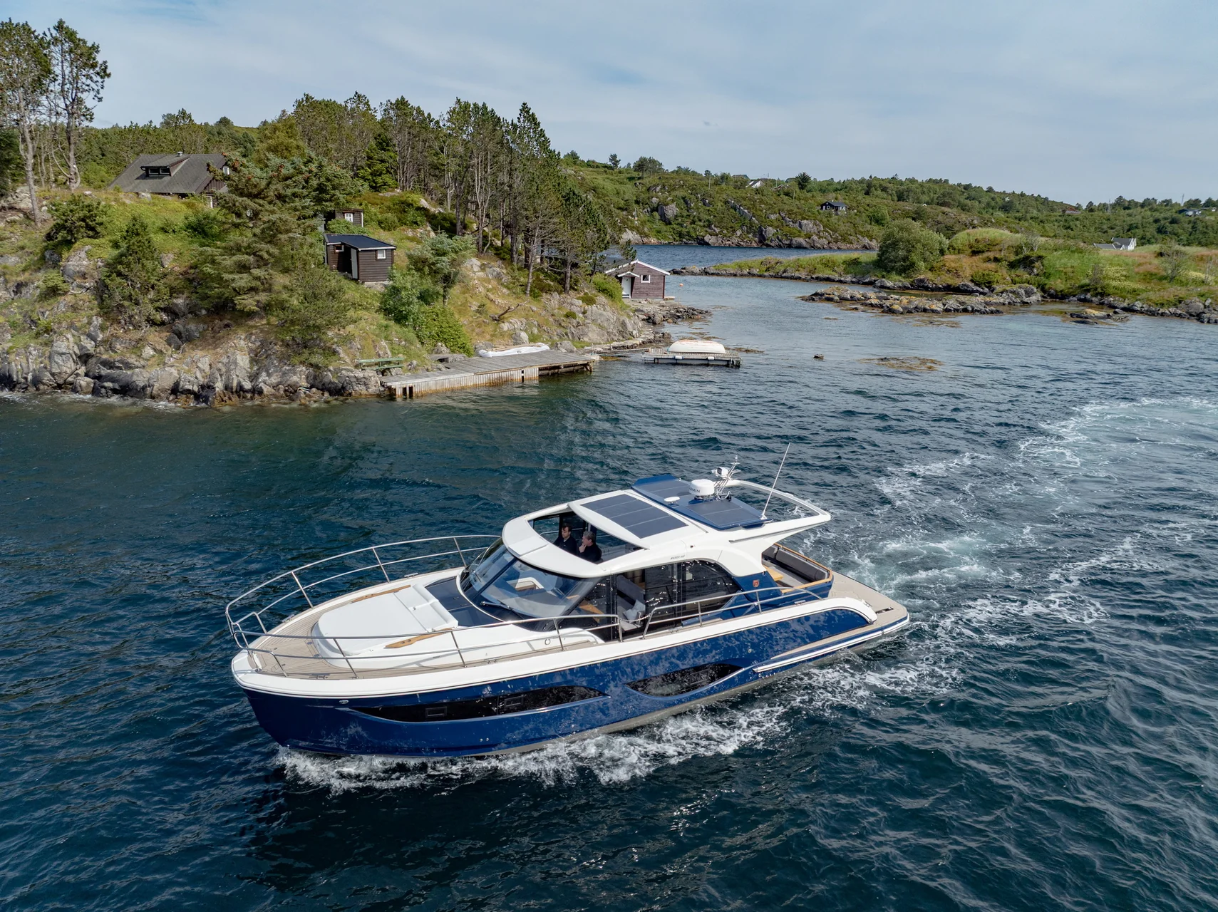 MAREX 440 Scandinavia Solar-powered autonomy