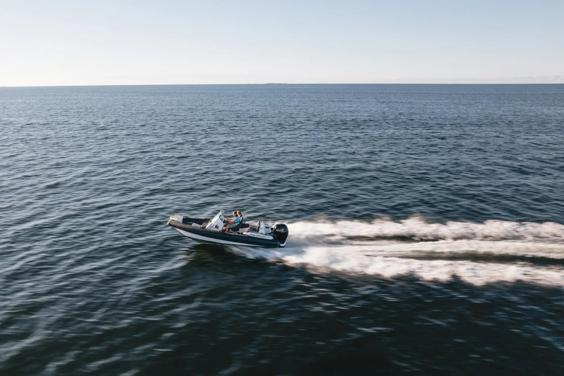 Nordkapp Airborne 6.3 exterior performance and deck image 1