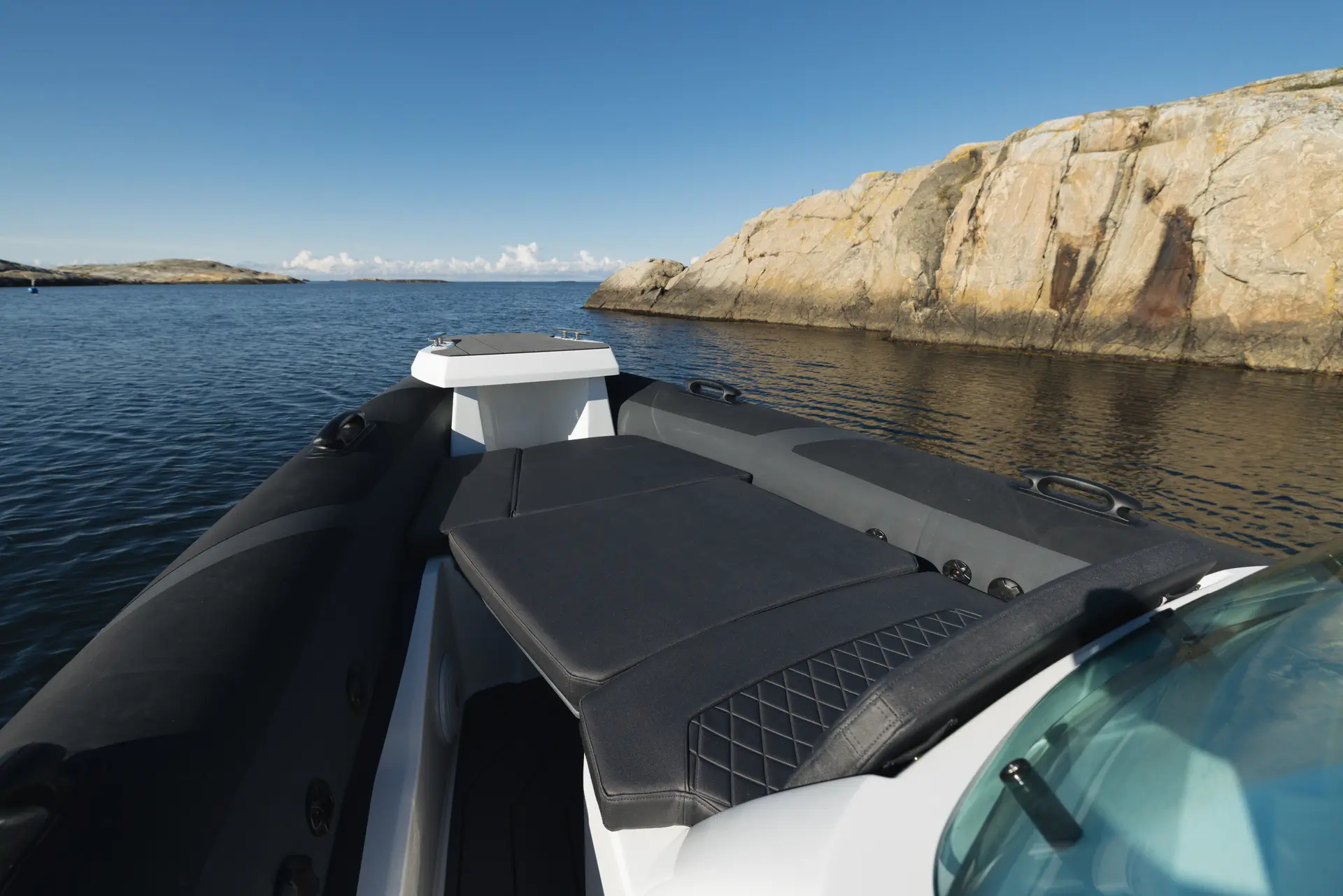 Nordkapp Airborne 6.3 exterior performance and deck image 12