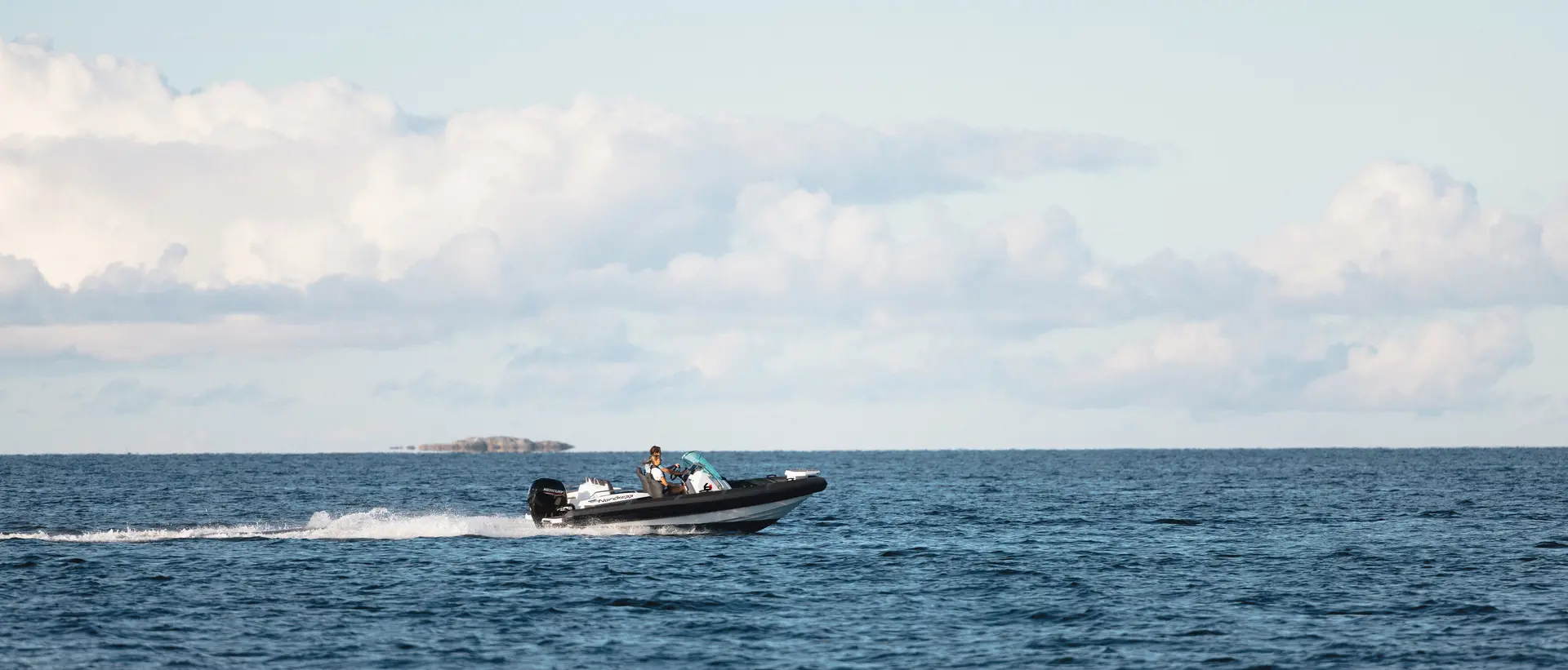 Nordkapp Airborne 6.3 exterior performance and deck image 18