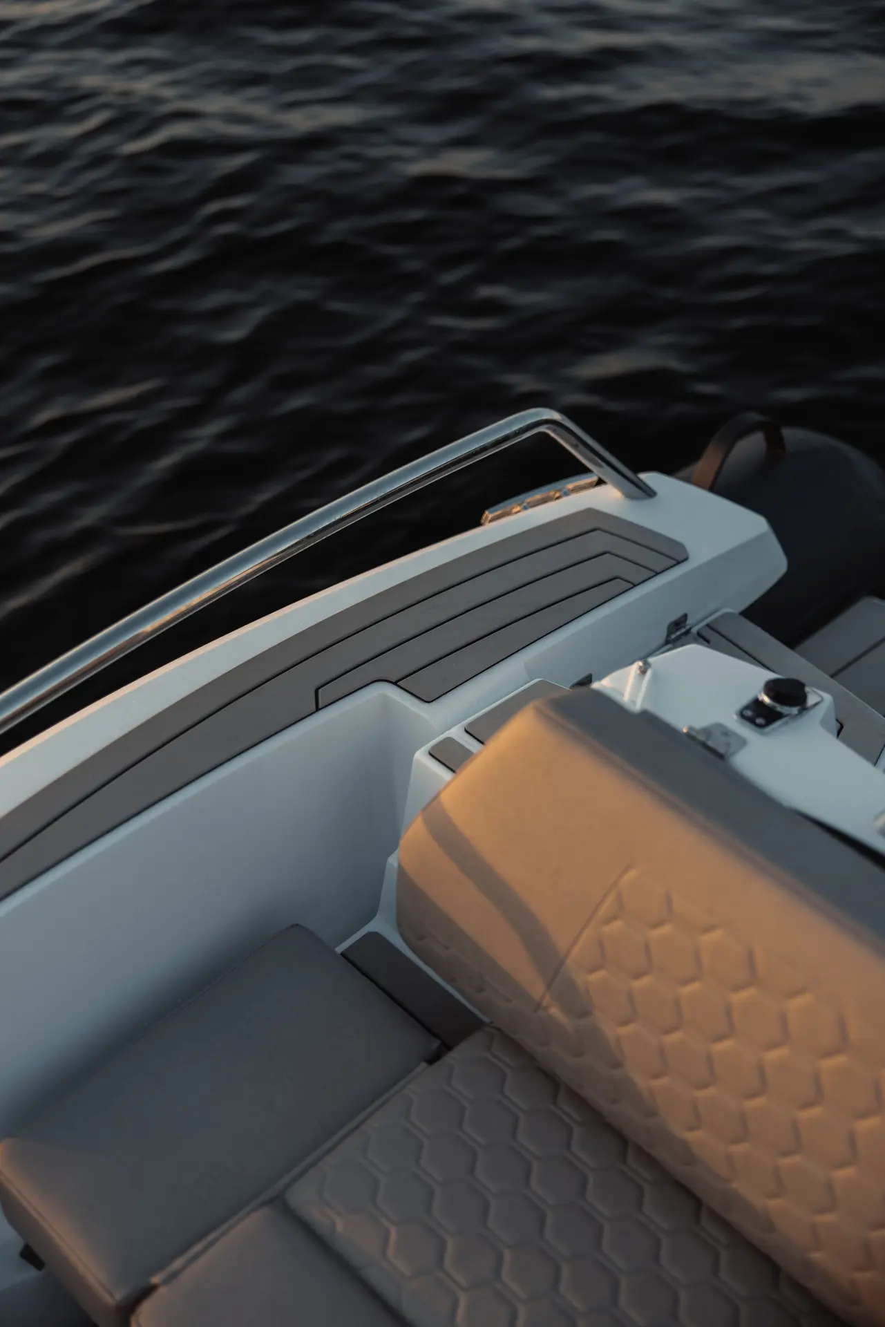 Nordkapp Airborne 8 exterior performance and deck image 23