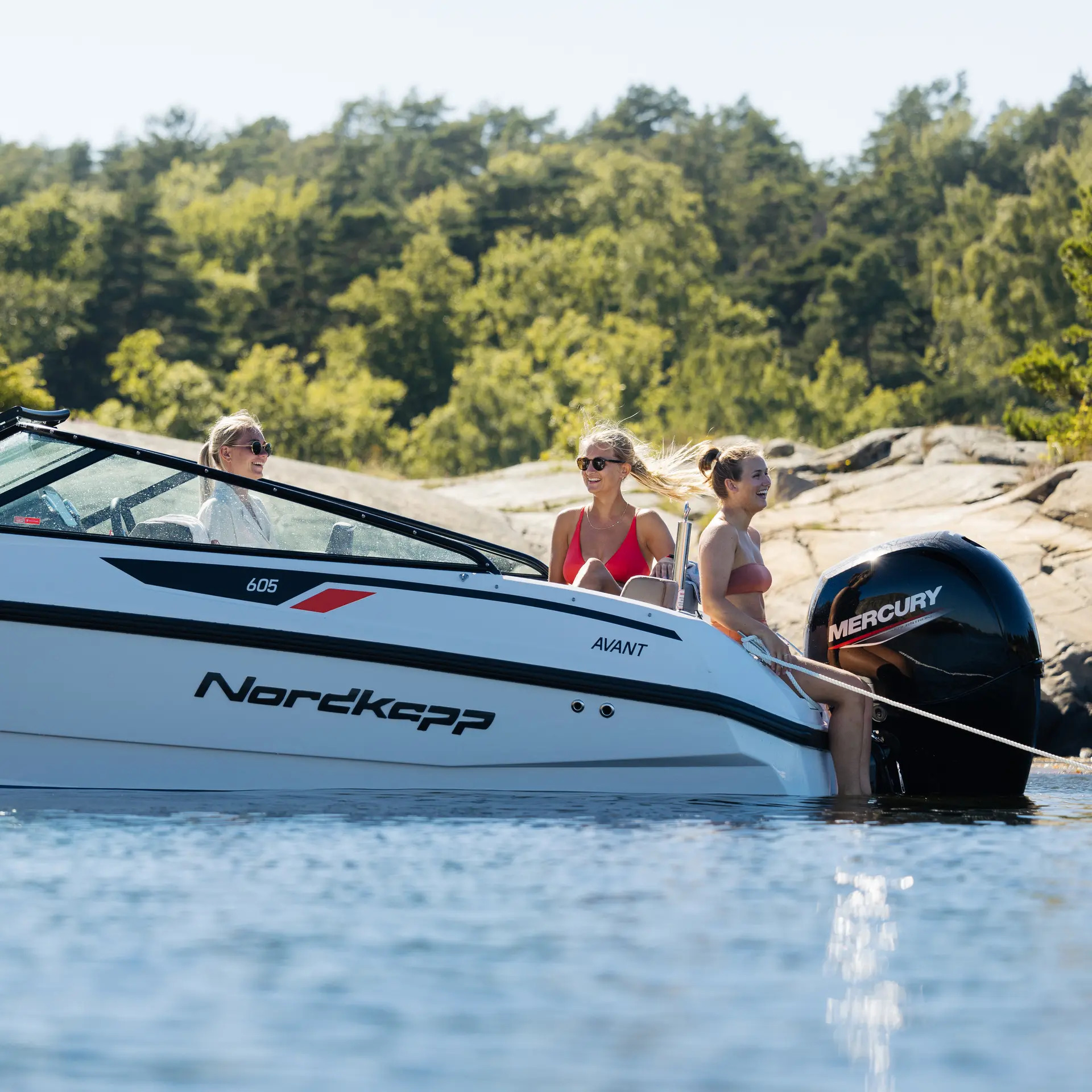 Nordkapp Avant 605 exterior performance and deck image 6