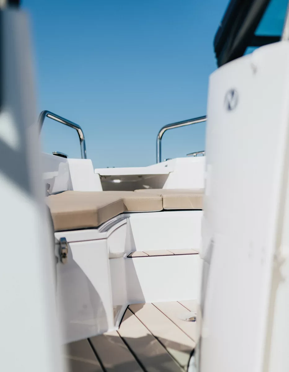 Nordkapp Avant 605 exterior performance and deck image 19