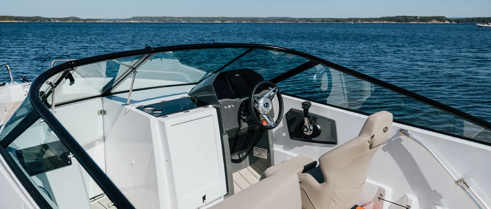 Nordkapp Avant 605 exterior performance and deck image 20