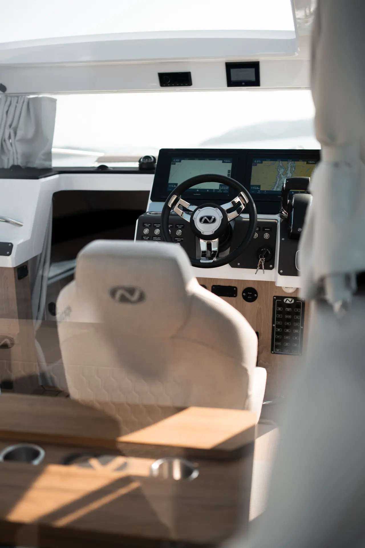 Nordkapp Coupe 830 wheelhouse cabin and interior image 17