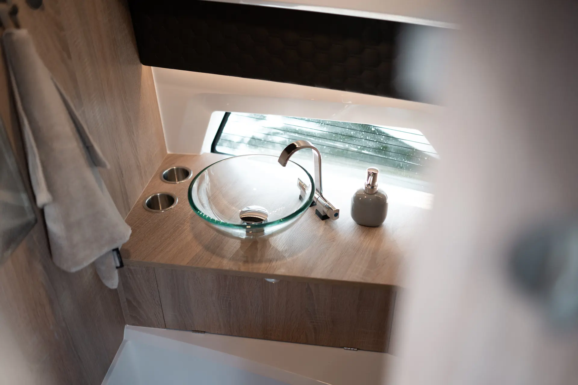 Nordkapp Coupe 830 wheelhouse cabin and interior image 19