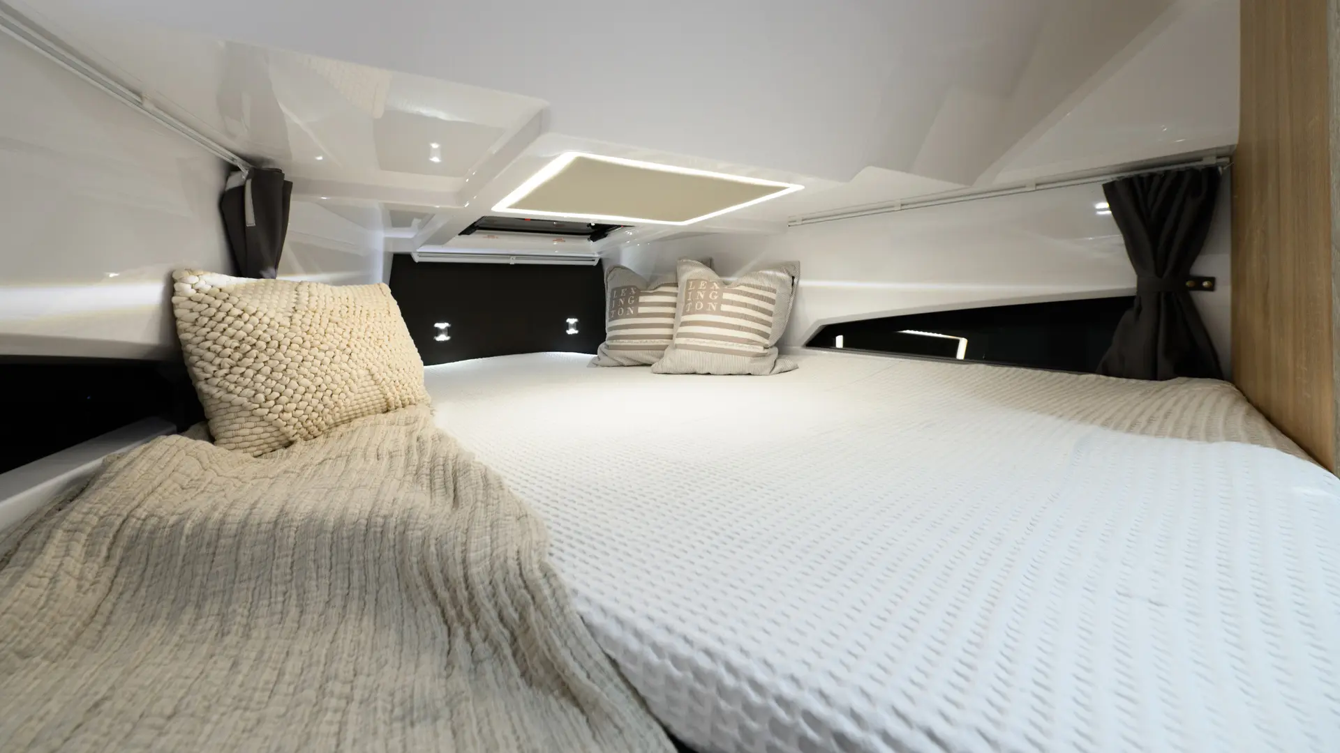 Coupe 905 V12 private accommodation