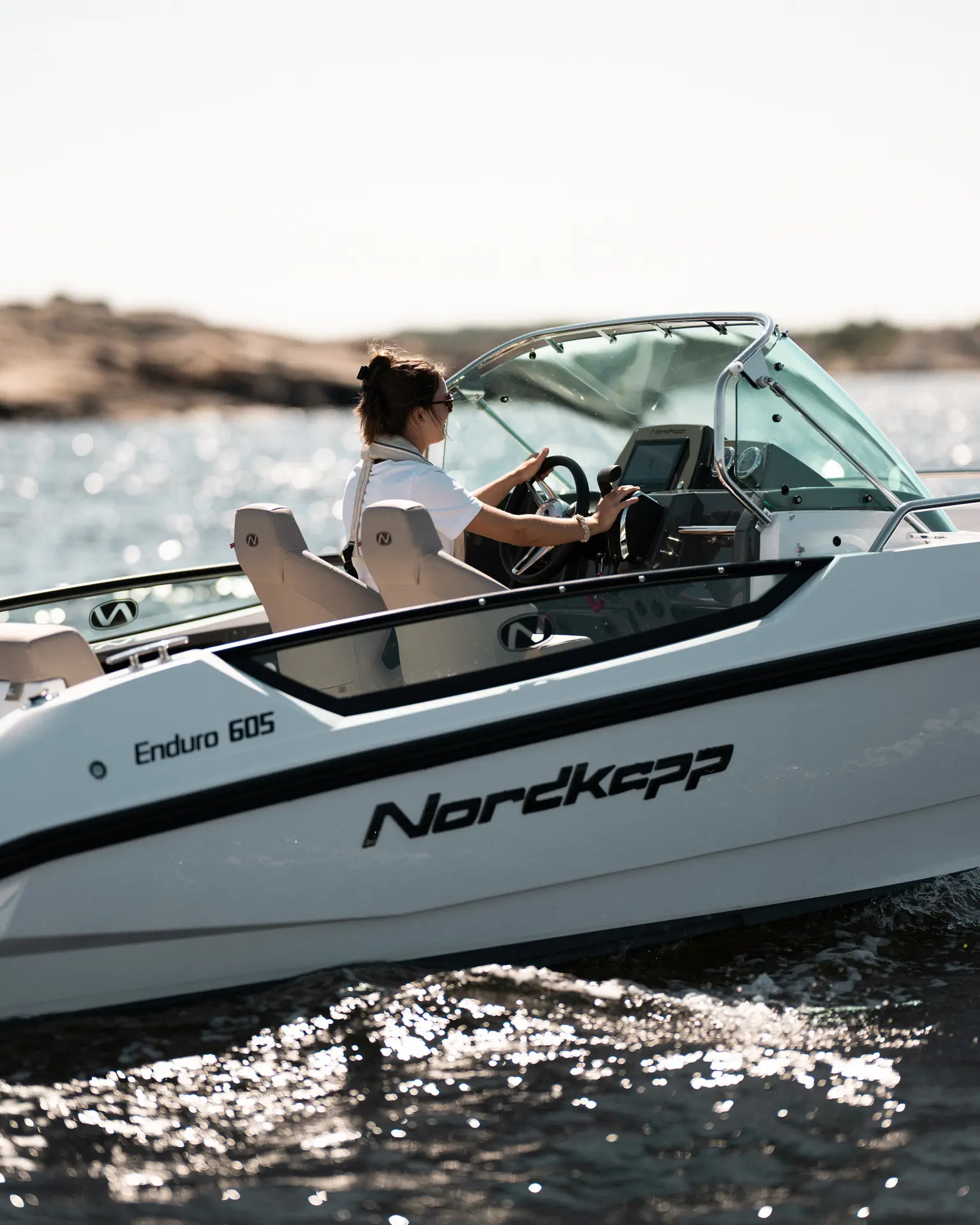 Nordkapp Enduro 605 exterior performance and deck image 2