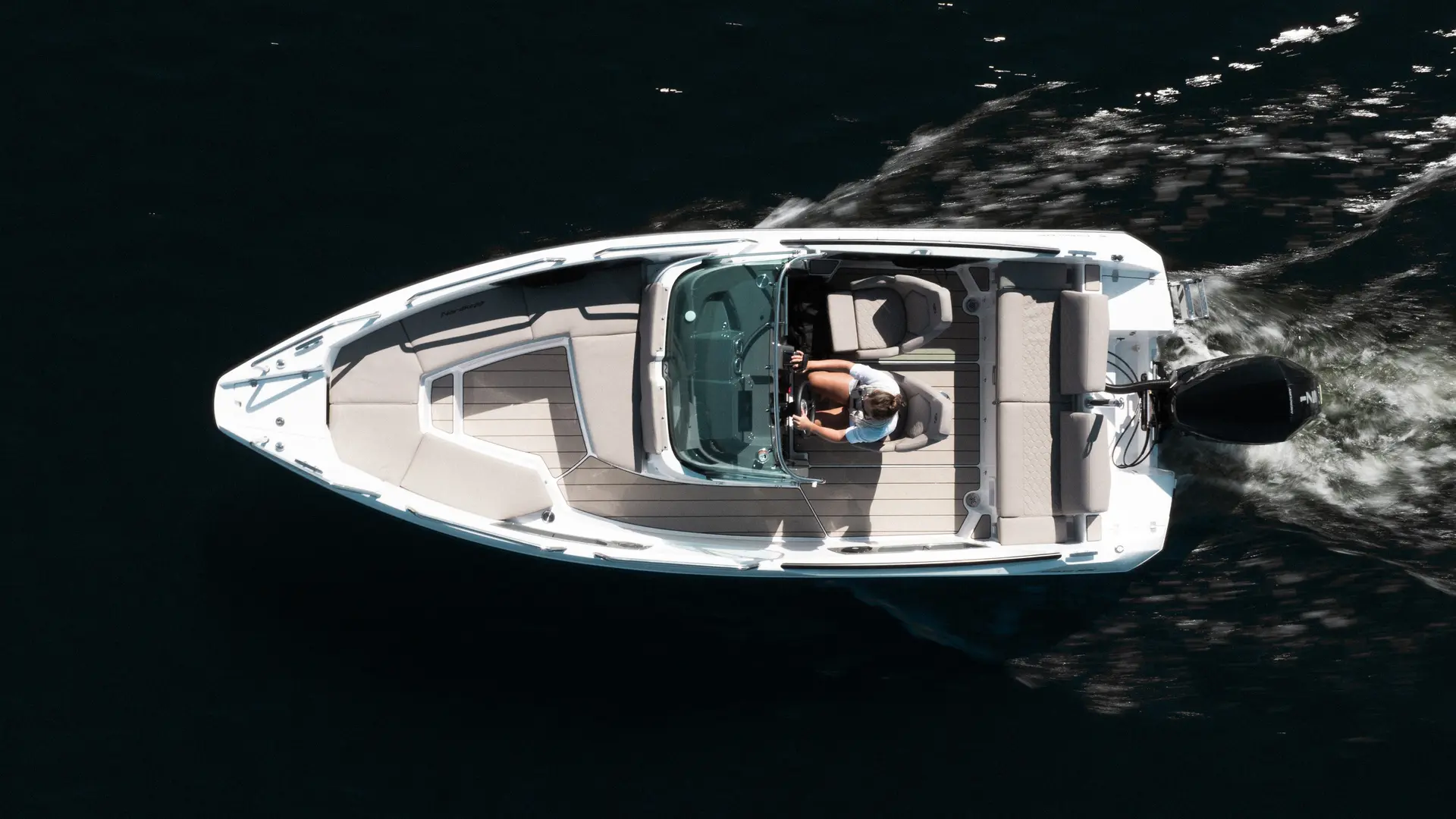 Nordkapp Enduro 605 exterior performance and deck image 24
