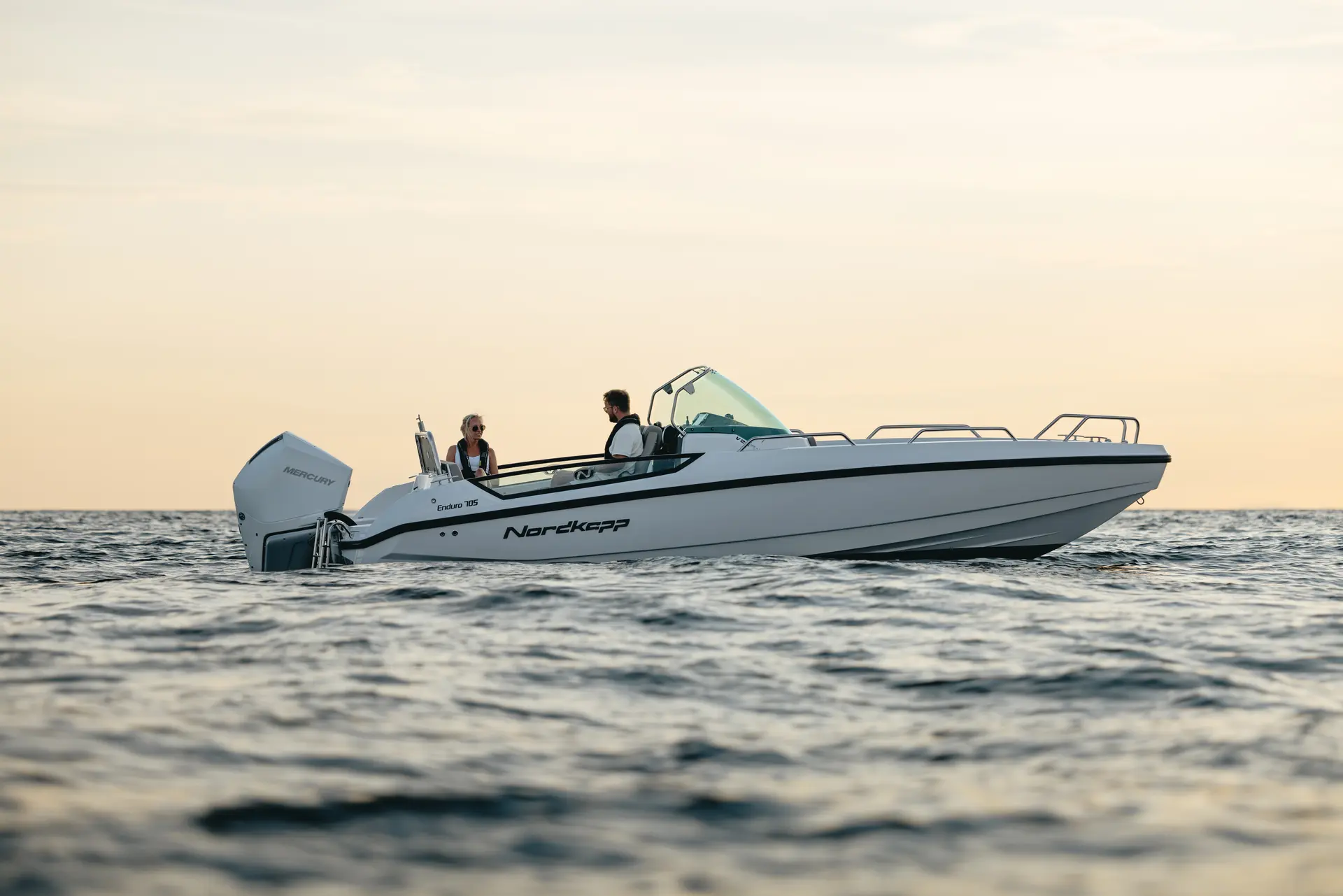 Nordkapp Enduro 705 exterior performance and deck image 2