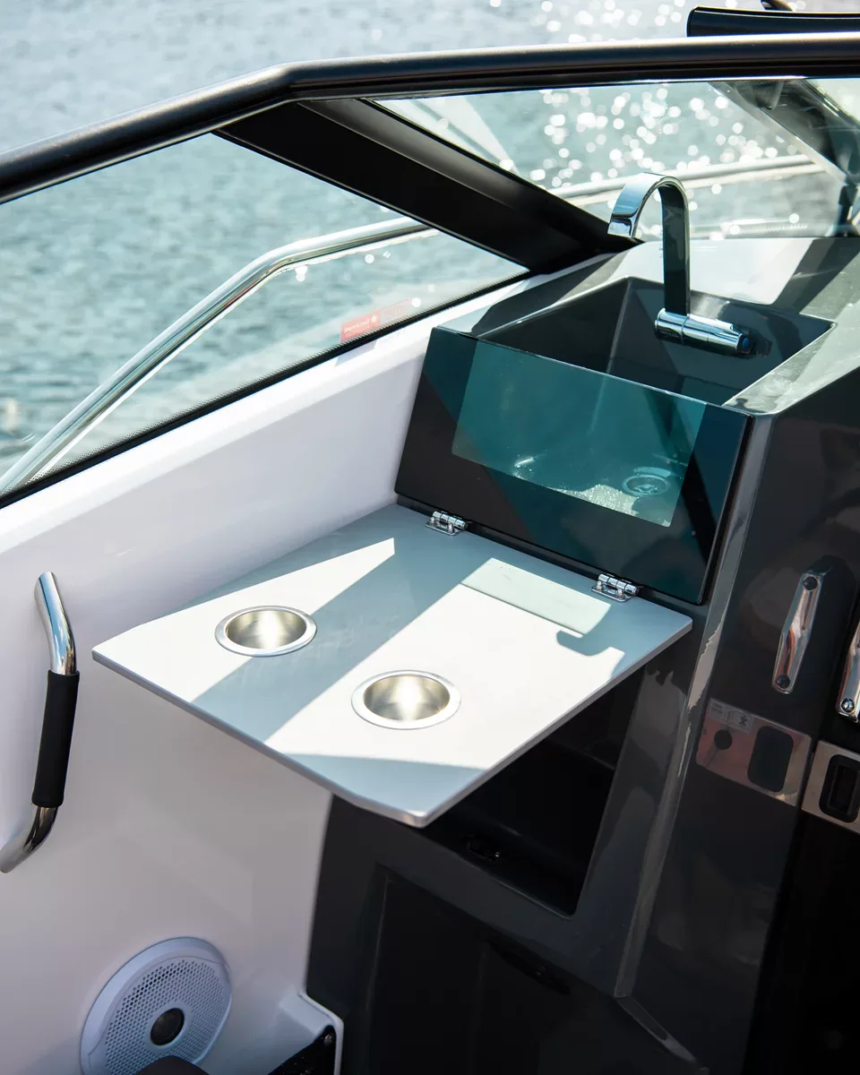 Nordkapp Noblesse 660 exterior performance and deck image 13
