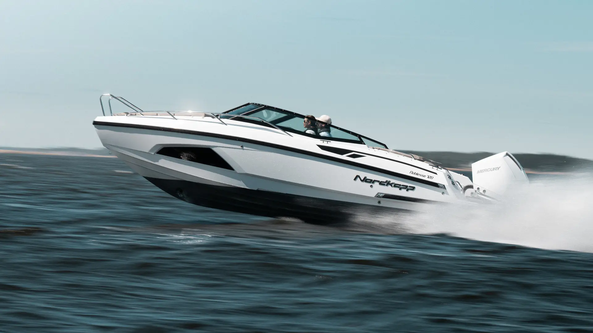 Noblesse 720 open-water performance