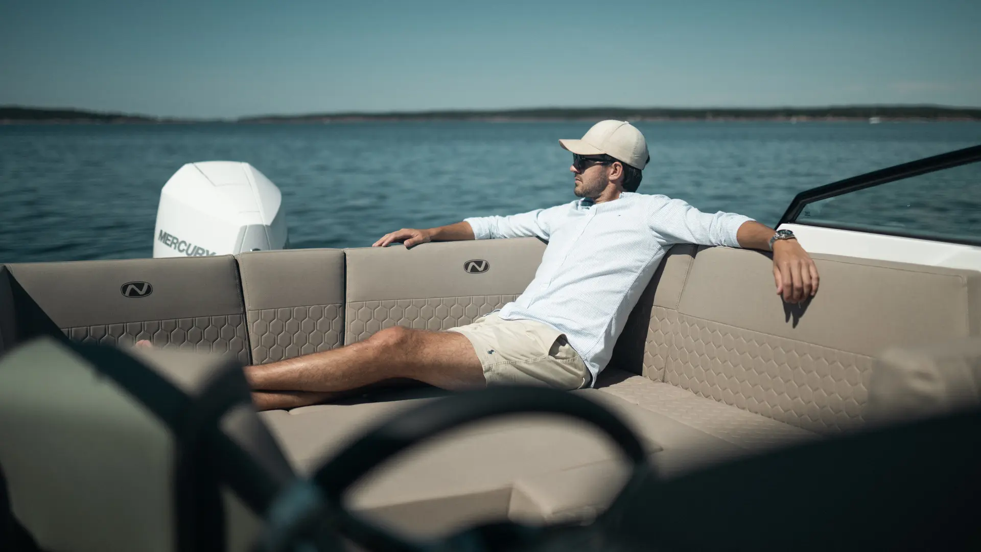 Nordkapp Noblesse 720 exterior performance and deck image 18