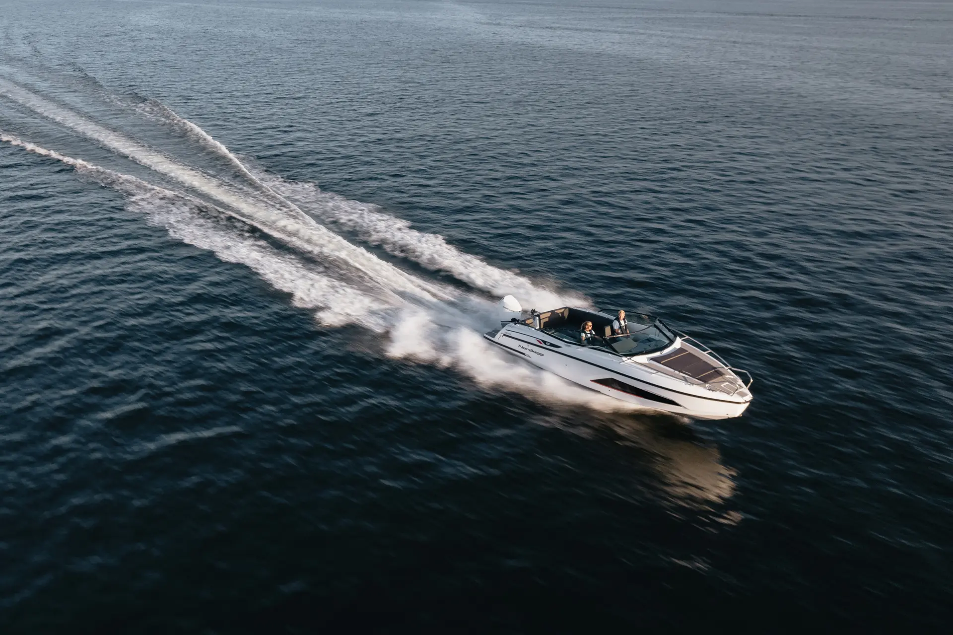 Nordkapp Noblesse 830 exterior performance and deck image 1