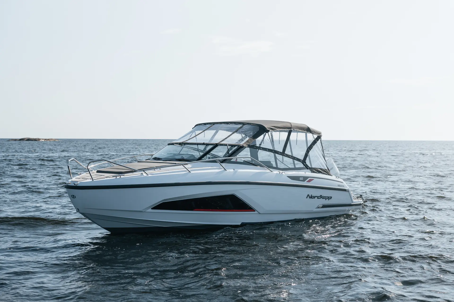 Nordkapp Noblesse 830 exterior performance and deck image 22
