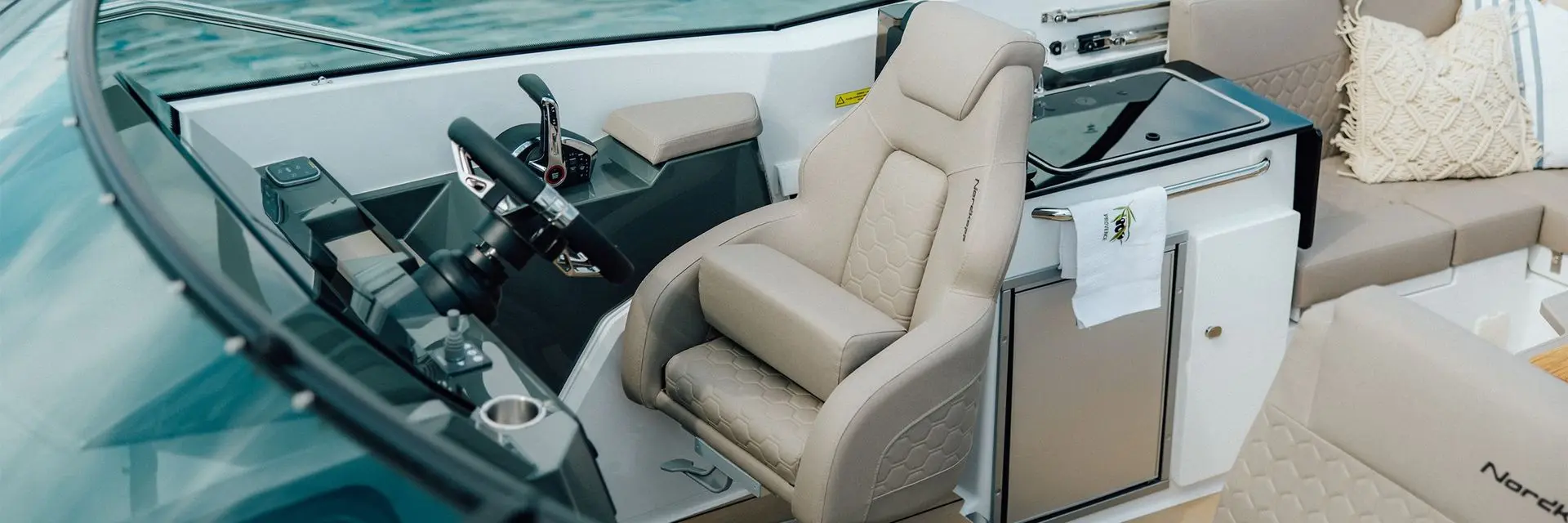 Nordkapp Noblesse 830 exterior performance and deck image 23