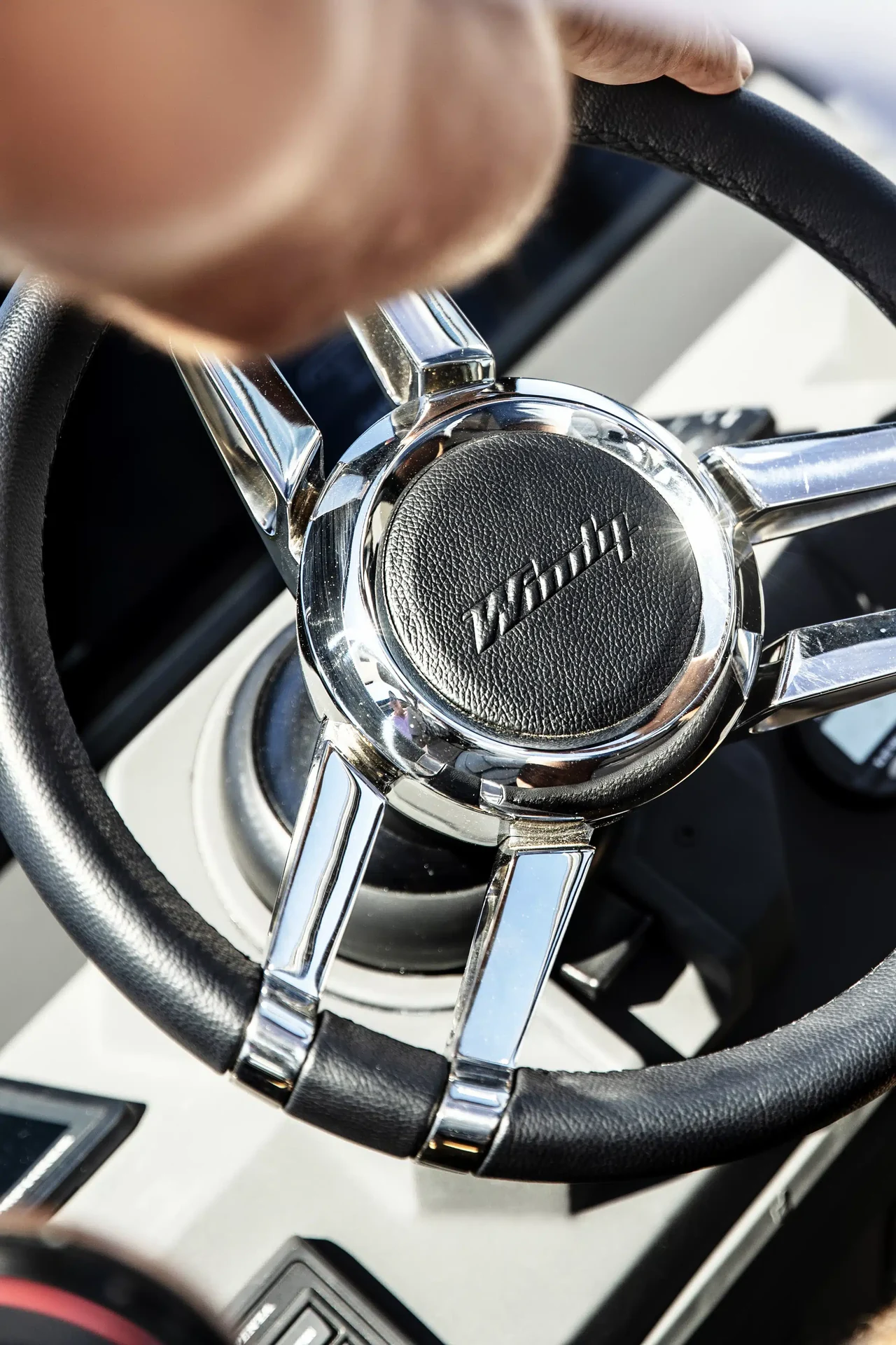 WINDY 40 CAMIRA RS interior 2