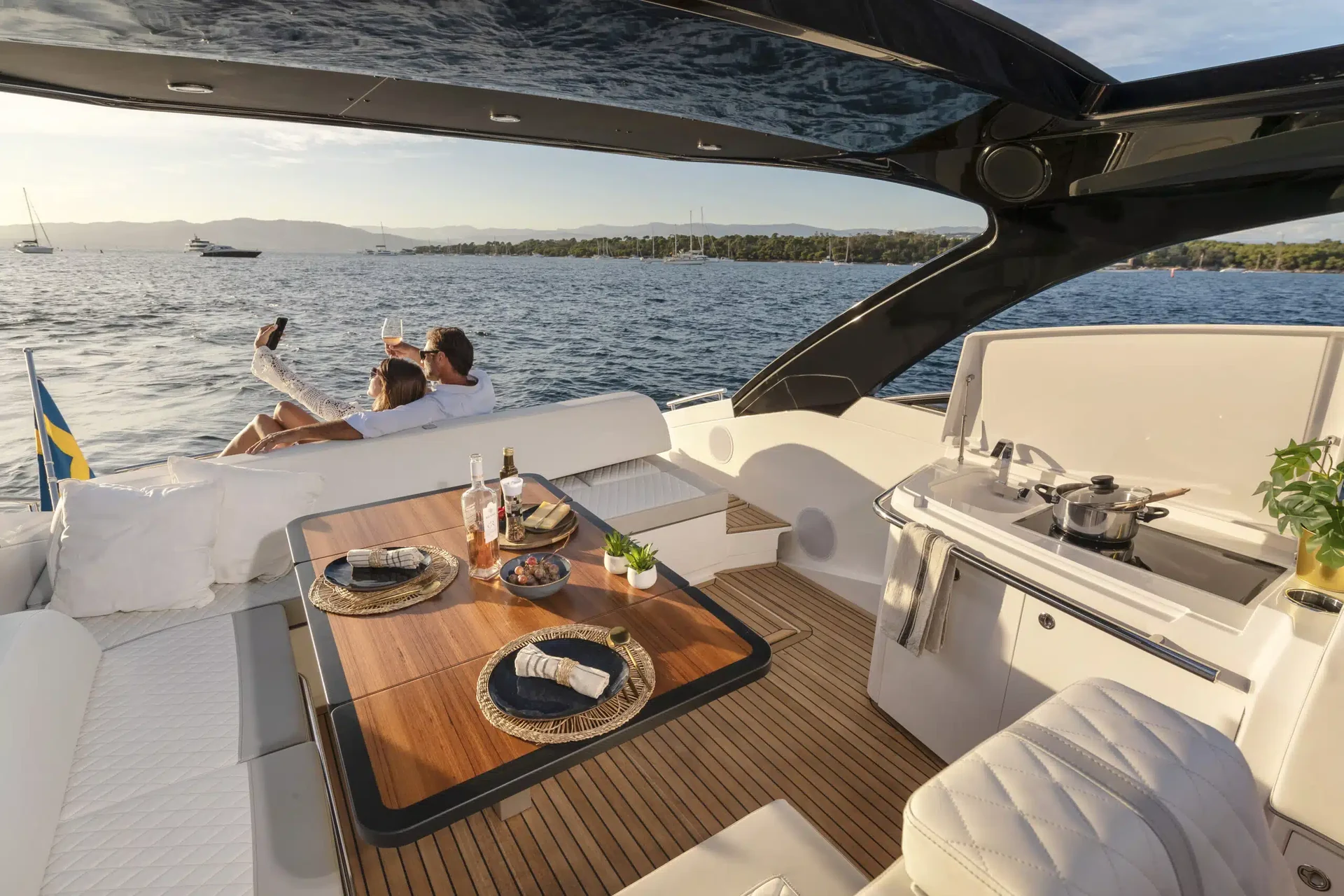 Generous social cockpit