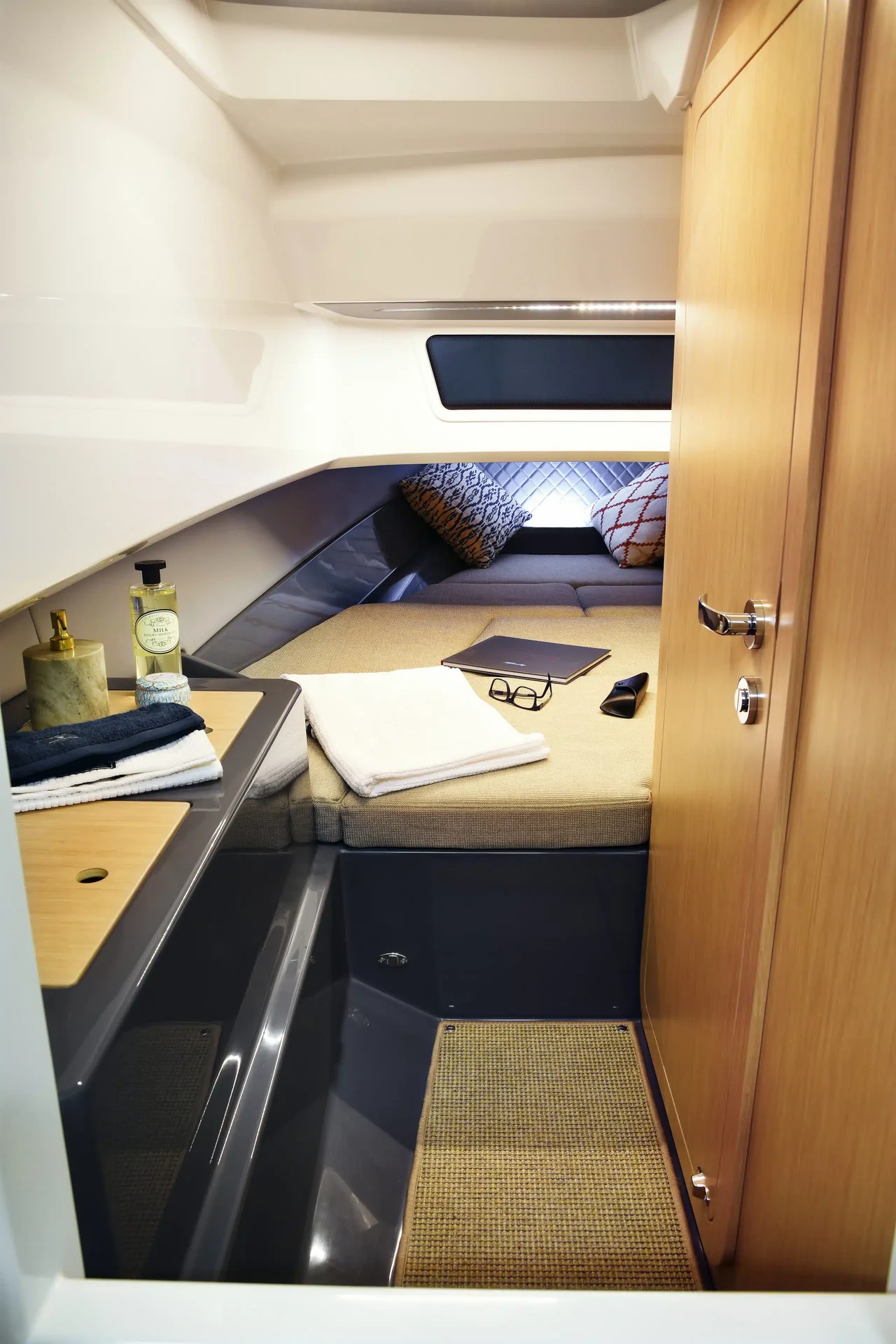 Overnight cabin